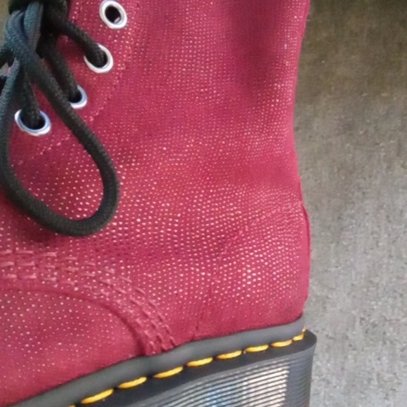 Dr Martens 1460 Pascal Stingray Textured Leather Boot in Cherry Glitter - Picture 10 of 10